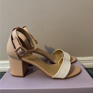 Elegant Two-Tone Block Heel Sandals